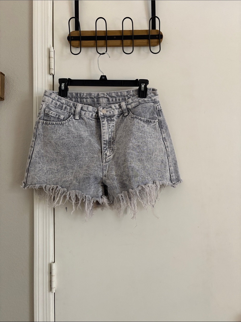 Frayed Hem Acid-Wash Grey Denim Shorts waist size 30 grunge indie sleaze